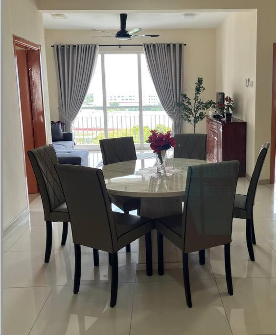 Homestay Ttdi Adina 710 Shah Alam,Sek 13,Msu,3Bedroooms Zewnętrze zdjęcie