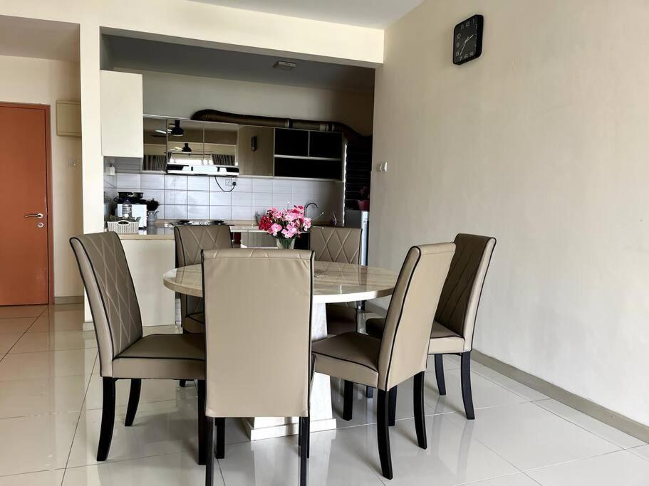 Homestay Ttdi Adina 710 Shah Alam,Sek 13,Msu,3Bedroooms Zewnętrze zdjęcie