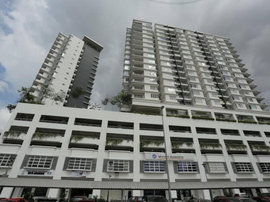 Homestay Ttdi Adina 710 Shah Alam,Sek 13,Msu,3Bedroooms Zewnętrze zdjęcie
